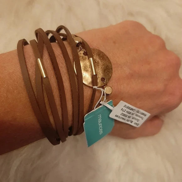 NWT 10 pair Cubic Zirconia earrings and 2 Maurices bracelets - Picture 3 of 4